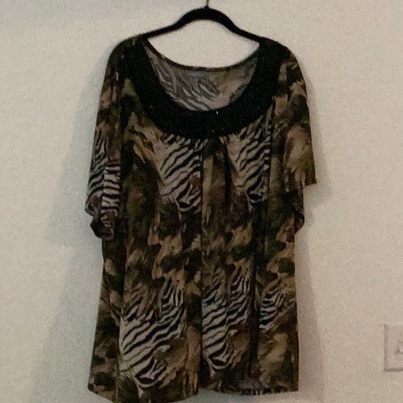 Essentials Shirt - Picture 1 of 2